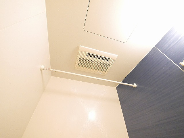 ウエストメゾンＡの設備|浴室乾燥機も付いております。