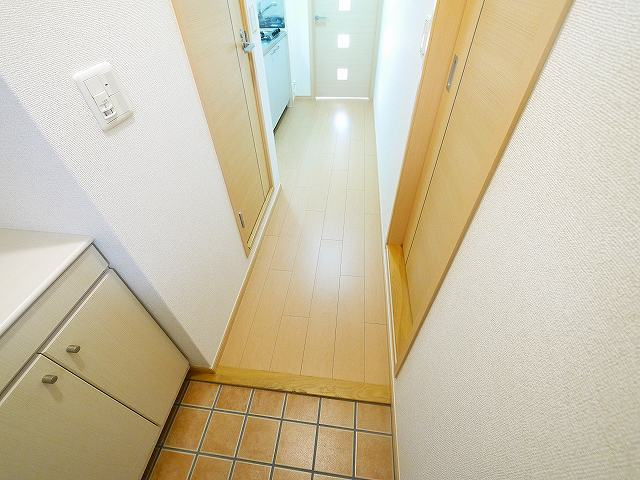 ウエストメゾンＡの玄関|きれいな玄関です