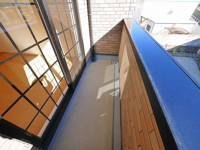 ウエストメゾンＡのバルコニー|お洗濯にも便利なバルコニー付き