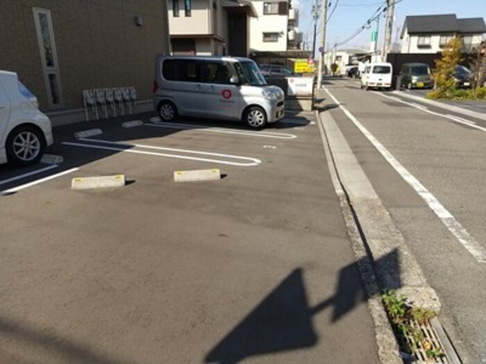 レジデンス大府駅クロス　　刈谷市近郊の賃貸ならクラスホーム刈谷店の駐車場