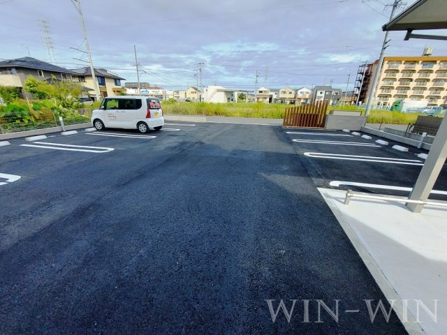 フィーミュールの駐車場