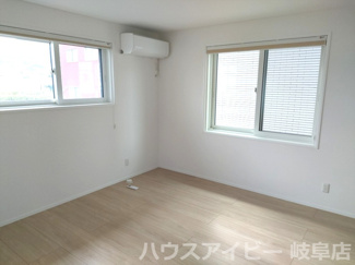 【洋室】 | 垂井町・築6年・一条工務店施工の戸建て・全館床暖房、オール電化、太陽光10kw | きれいな洋室です★築6年★一条工務店施工★垂井駅まで徒歩13分★