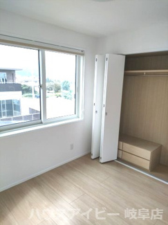 【洋室】 | 垂井町・築6年・一条工務店施工の戸建て・全館床暖房、オール電化、太陽光10kw | ★築6年★一条工務店施工★垂井駅まで徒歩13分★