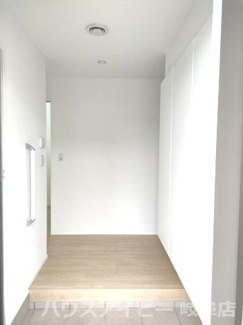 【エントランス】 | 垂井町・築6年・一条工務店施工の戸建て・全館床暖房、オール電化、太陽光10kw | ★築6年★一条工務店施工★垂井駅まで徒歩13分★