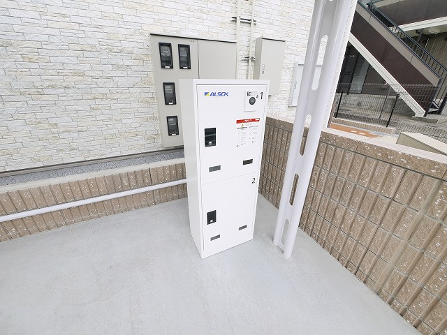 イターナルパレス　Ⅲのその他共用部分|宅配ロッカーあります