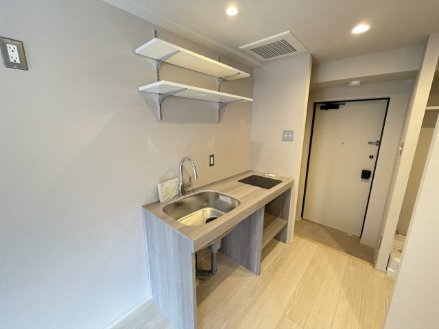 ART　APARTMENT　IN　Ootaka-no-Moriの玄関