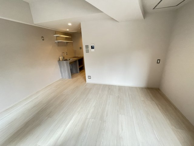 ART　APARTMENT　IN　Ootaka-no-Moriの居間・リビング