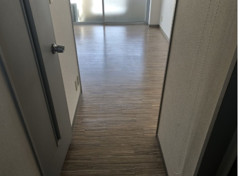 【玄関】 | ※同マンション別室の参考写真です