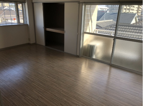 【居間・リビング】 | ビューライフ井尻 | ※同マンション別室の参考写真です