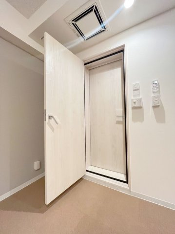 「防音マンション」ラシクラスInfina御徒町の設備|防音の象徴の2重扉！