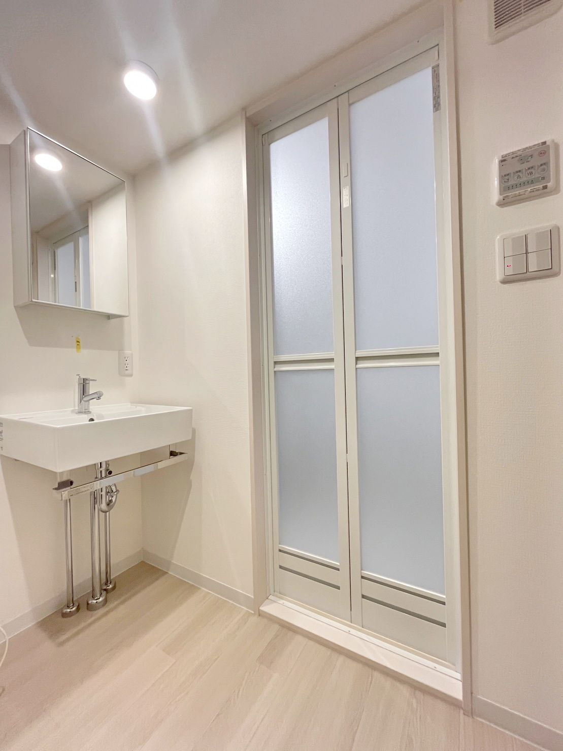 「防音マンション」ラシクラスInfina御徒町の独立洗面台|独立洗面台、朝の身支度には欠かせません