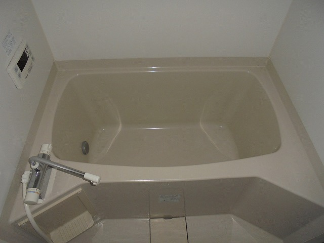 パールグランデの浴室|コンパクトで使いやすいお風呂です
※反転の場合がございます。