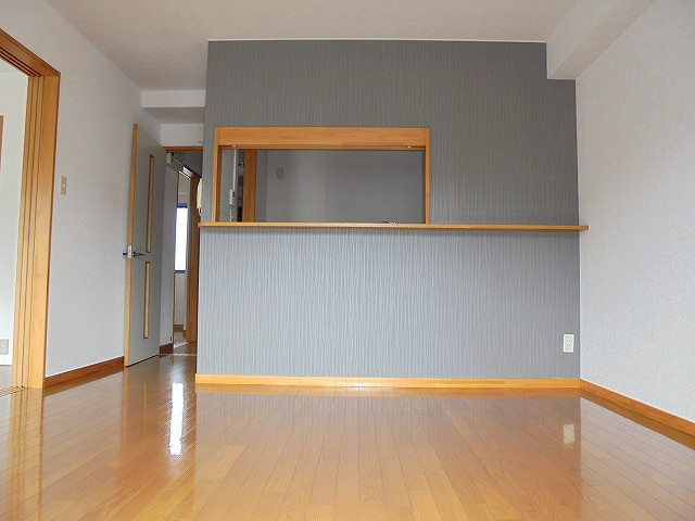 パールグランデの居間・リビング|こちらの居間で趣味の時間をお楽しみください
※反転の場合がございます。