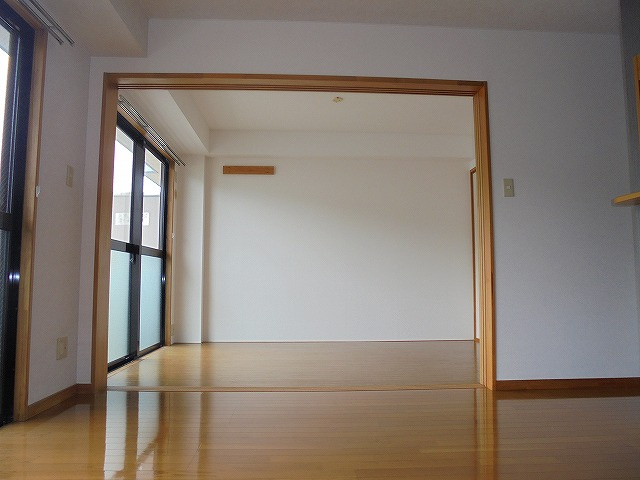 パールグランデの居間・リビング|ゆったり過ごせる居間です
※反転の場合がございます。