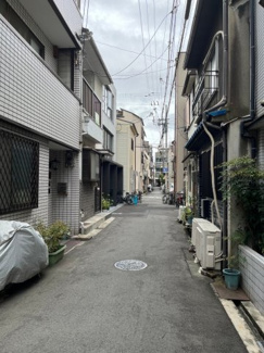 【前面道路含む現地写真】