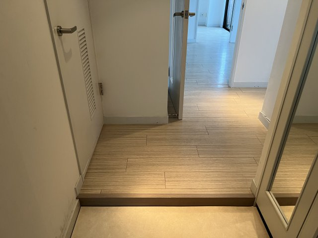 クレストヒルズ新小岩駅前の玄関