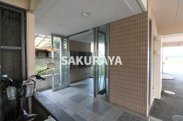 モンシャトー足利成和のエントランス