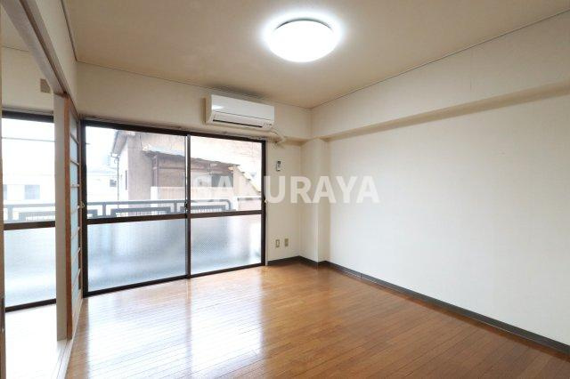 モンシャトー足利成和の洋室|2025年4月撮影。