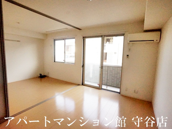 Riziere Aの居間・リビング