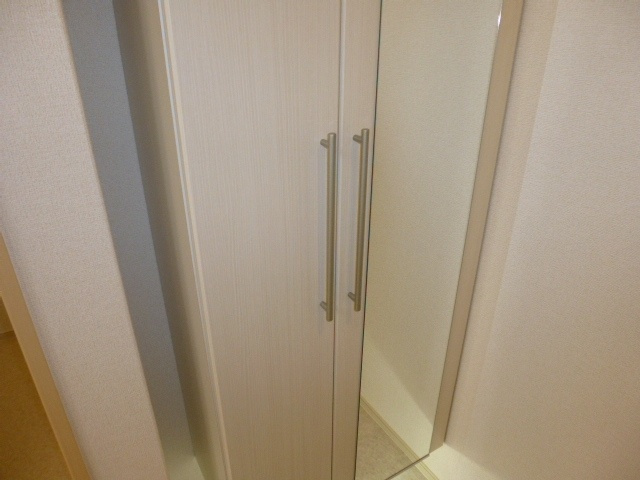 クレール壱番館の玄関|シューズボックス