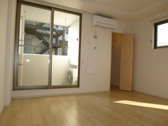 クレール壱番館の居間・リビング|洋室