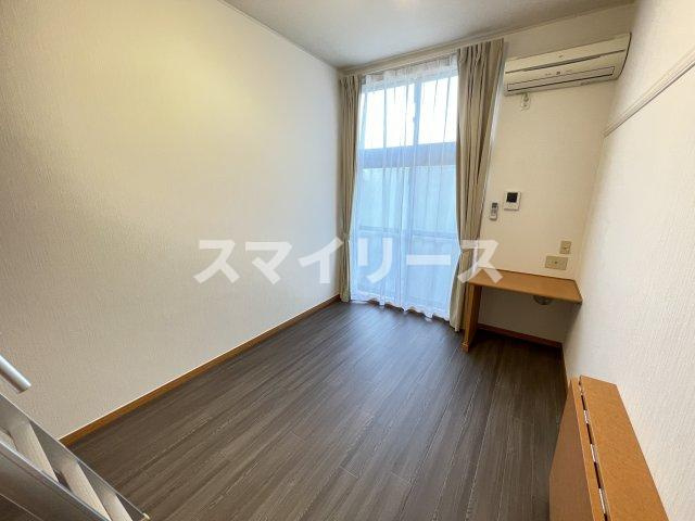 アルケミー逆井の居間・リビング
