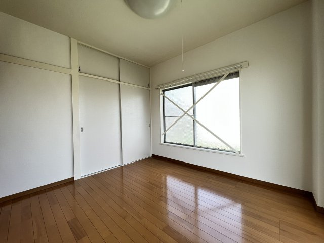 嶋村マンションの寝室