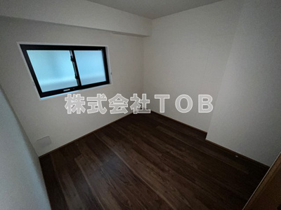 【洋室】 | カールスルーエ吉祥寺-定期借家3年- | サービスルーム6.2帖