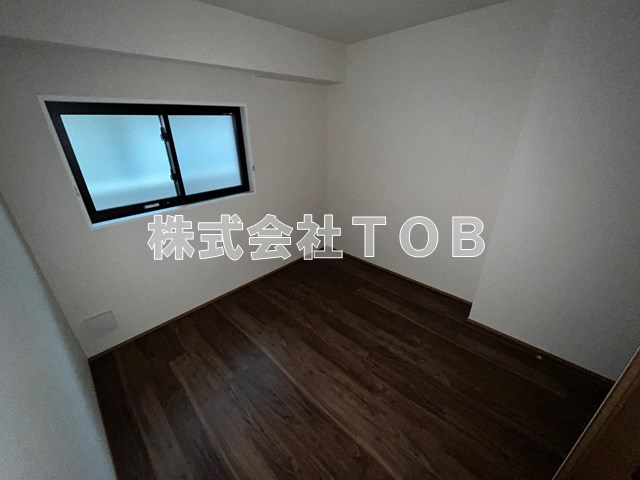 【洋室】 | カールスルーエ吉祥寺 | サービスルーム6.2帖