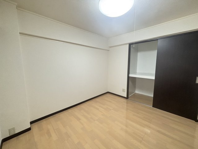 調布住宅の寝室