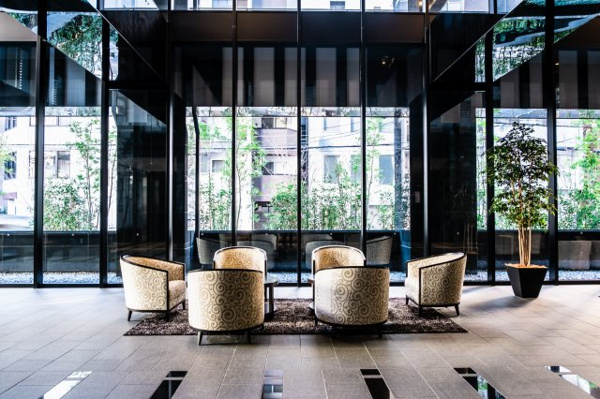 【その他共用部分】 | 【エントランスロビー】二層吹抜でホテルライクな迎賓空間がお迎えいたします。