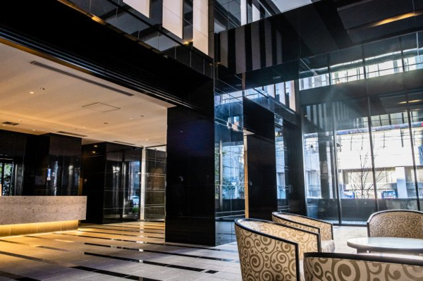 【その他共用部分】 | 【エントランスホール】二層吹抜でホテルライクな迎賓空間がお迎えいたします。