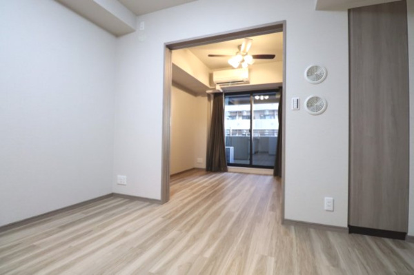 【居間・リビング】 | 【居間・リビング】リビング・ダイニングは床暖房つきで、寒い冬でも快適にお過ごしいただけます♪