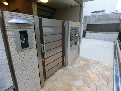 【エントランス】 | クリスタルレジデンス深井