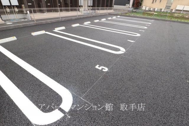 エルシオンⅠの駐車場
