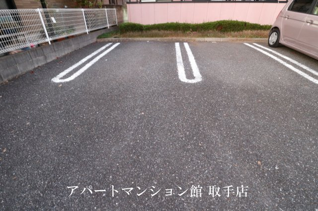 サンライズの駐車場