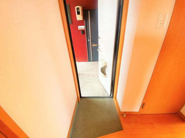OASIS　SATONAKA　Bの玄関