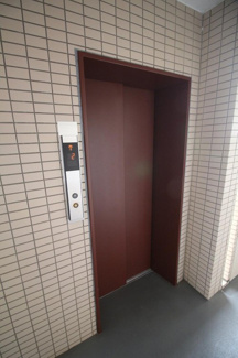 【その他共用部分】 | 日常生活に欠かせないエレベーターを完備♪