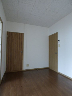 【居間・リビング】 | サンガーデンＫＯＢＡＹＡＳＨＩ　Ｂ棟 | DK5.3帖。食卓テーブルを置けます♪