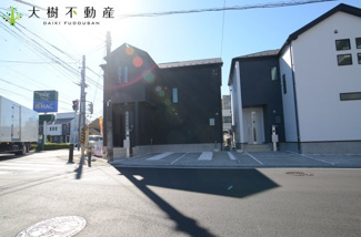 【前面道路含む現地写真】