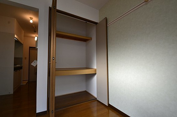 クレスト新在家の収納