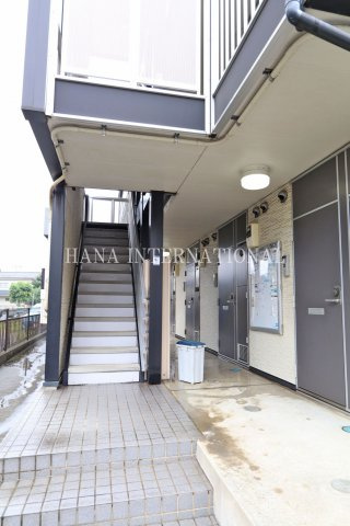 レオパレスプレジオのエントランス