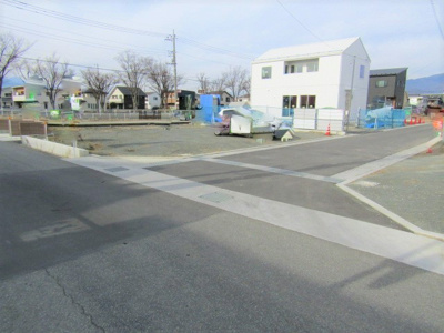 【前面道路含む現地写真】 | エンゼルハウス　甲府市上町⑤ | 前面道路含む現地写真です