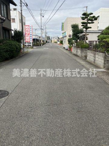 ５９５８６　羽島市竹鼻町狐穴土地の前面道路含む現地写真