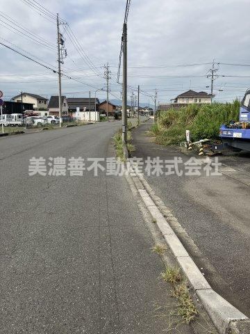 ５９５８２　羽島市福寿町平方土地の前面道路含む現地写真