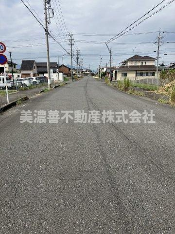 ５９５８２　羽島市福寿町平方土地の前面道路含む現地写真