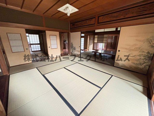 日本庭園付き古民家の和室|和室ならではの温かな和の空間で寛ぎの時間を過ごせます