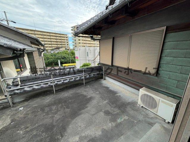 日本庭園付き古民家のバルコニー|陽当たり良好なバルコニーです