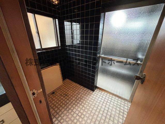 日本庭園付き古民家の洗面所|コンパクトで使いやすい洗面所