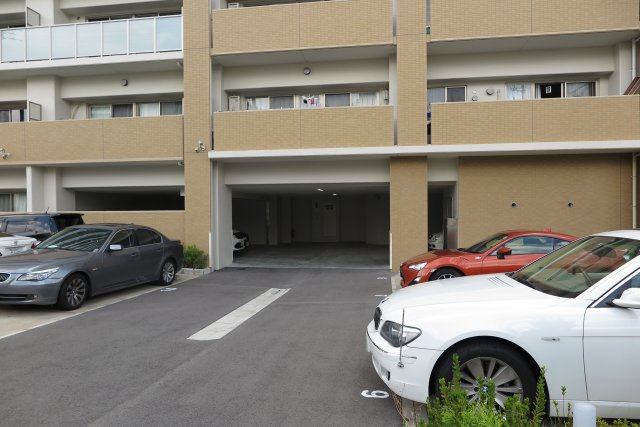 ソルグランデの駐車場